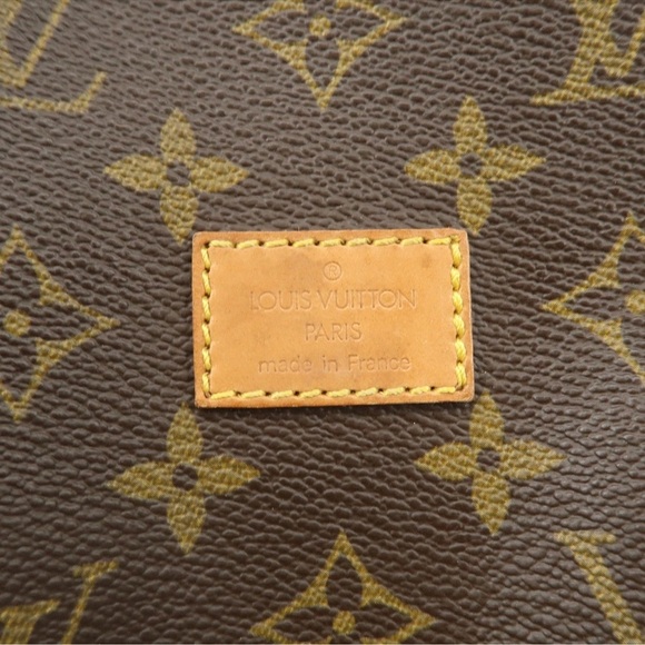 LOUIS VUITTON Monogram Saumur 30 Crossbody - Picture 11 of 12